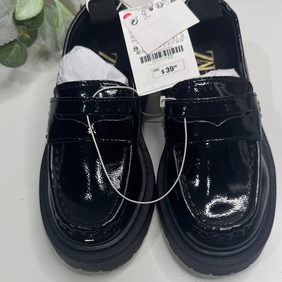 Zara Kids Black Dress Shoes - Picture 3 of 3